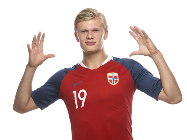 德媒：马延达在桑德兰机会寥寥，法鹰、斯图和狼堡关注（德媒：马延达在桑德兰出场有限，法鹰、斯图、狼堡有意）