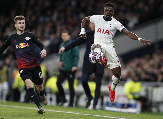 詹姆斯关键三分绝杀比赛（詹姆斯压哨三分终结战局）