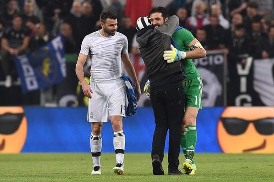 迷失！浓眉一度8中0&全场9中1贡献2分8篮板6助攻