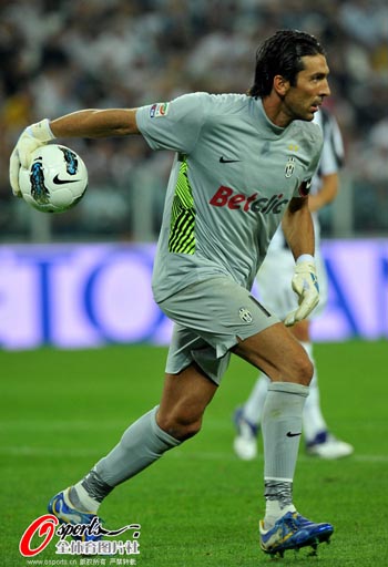 斯基拉：米兰计划激活莫德里奇续约条款，将合同延长至2027年（斯基拉：米兰拟触发莫德里奇续约选项，合约延至2027年）